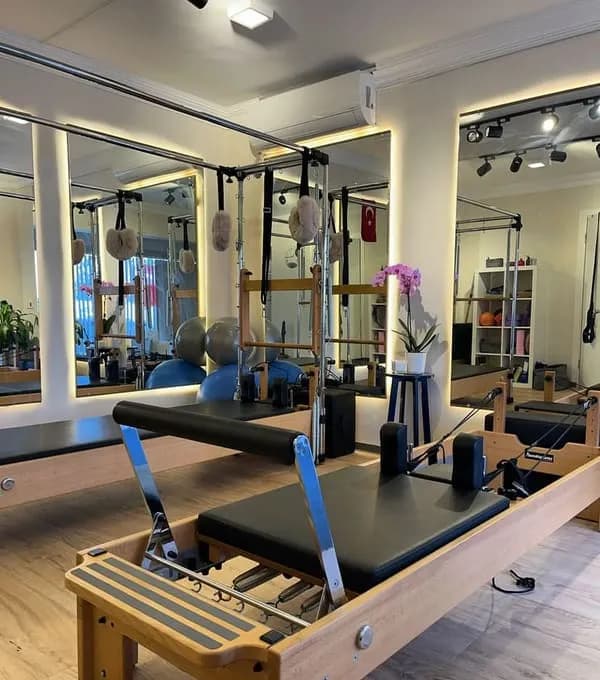 No.18 Pilates & Yoga Studio — Sarıyer pilates stüdyosu