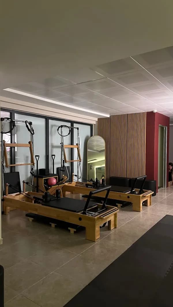Leora Pilates Studio — Cevizli pilates stüdyosu