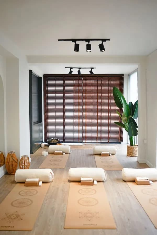 alba yoga & pilates studio — Ortahisar pilates stüdyosu
