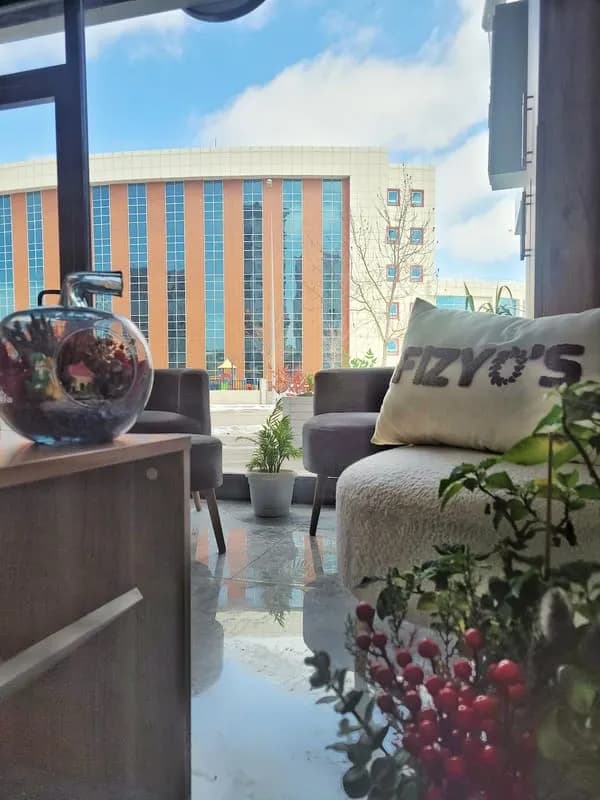 FİZYOS Fizyoterapi, Pilates, Spinning ve Diyet — Merkez pilates stüdyosu