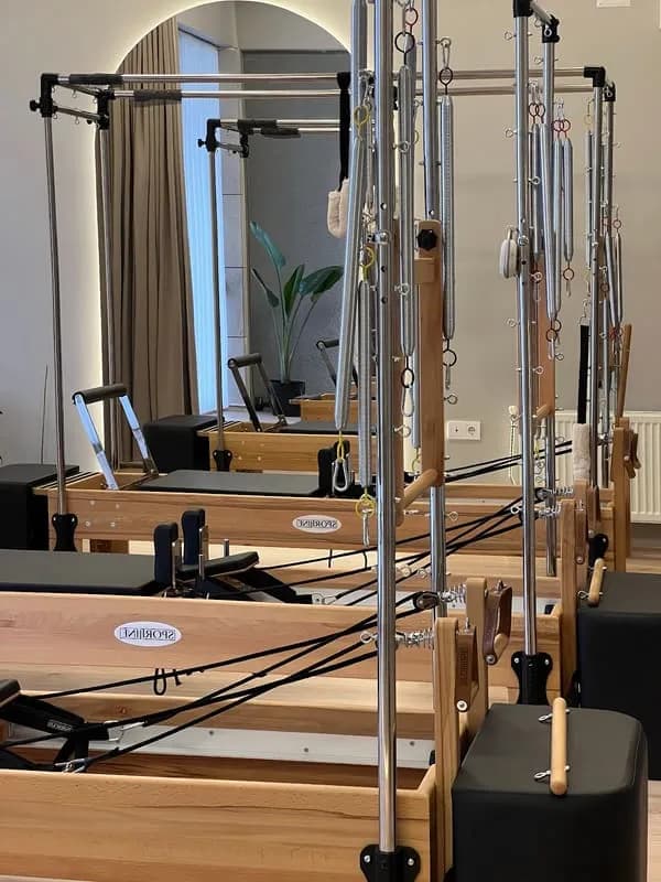 Flow Pilates Studio — Merkez pilates stüdyosu