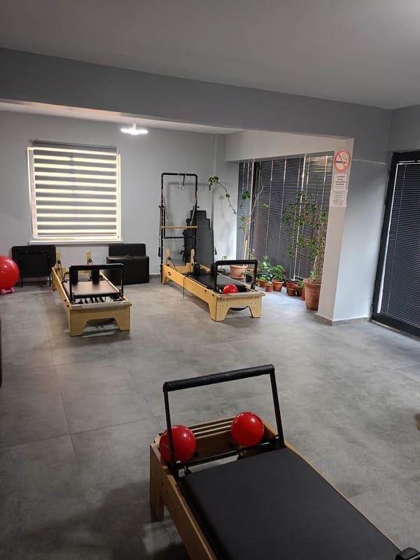 Afyon Pilates Fatma Nur Özek — Merkez pilates stüdyosu