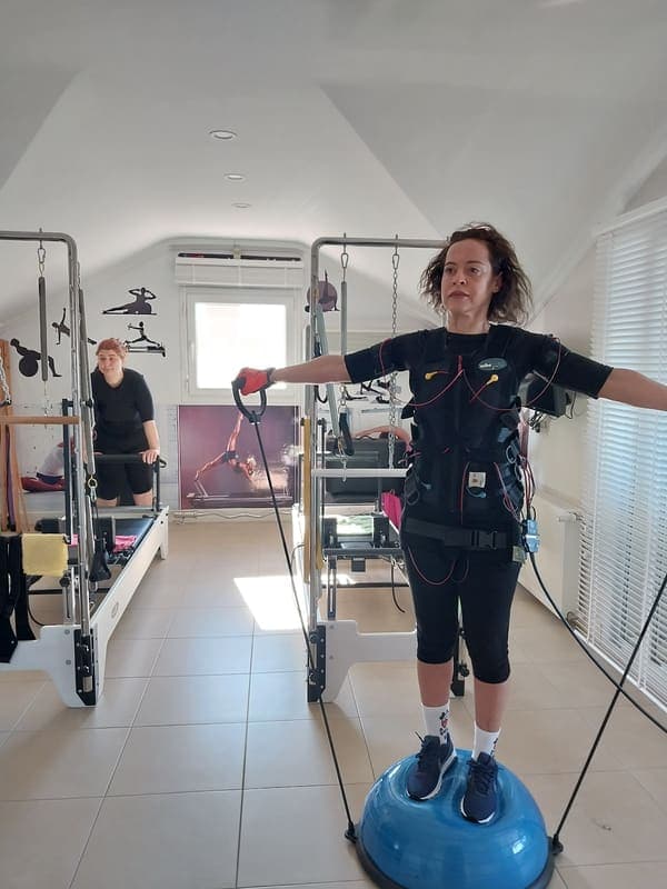 Aletli Pilates Fitnes / Nesrin Vural Wellness Spor Studio Fethiye — Fethiye pilates stüdyosu