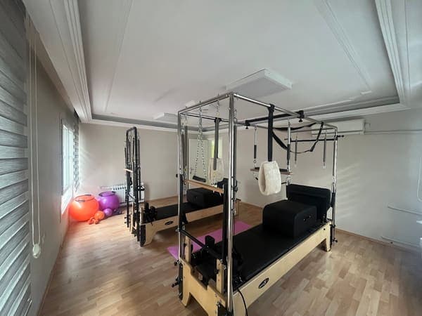 Alsancak Fizik Tedavi/Alsancak Fizyoterapist/Aletli Pilates Alsancak/Fizyones — Alsancak pilates stüdyosu