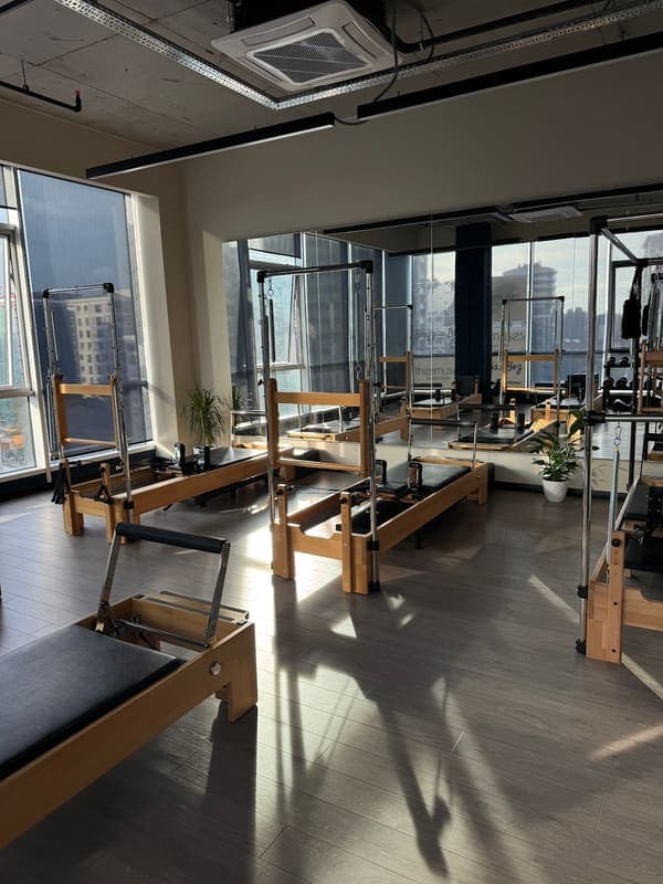 Aura Flow Pilates Göztepe — Caddebostan pilates stüdyosu