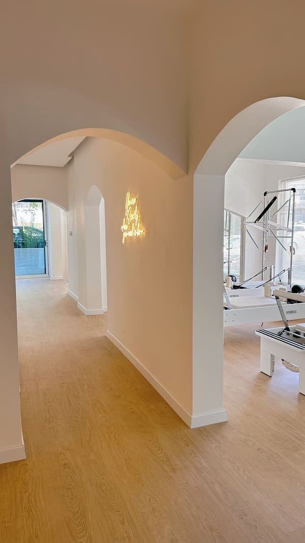 Aura Reformer Studio — Konak pilates stüdyosu