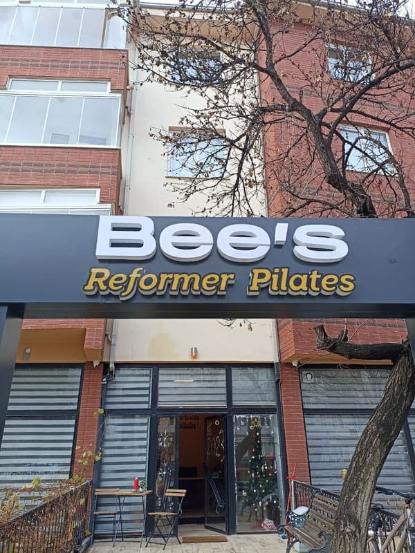 Bee's Reformer Pilates — Vişnelik pilates stüdyosu