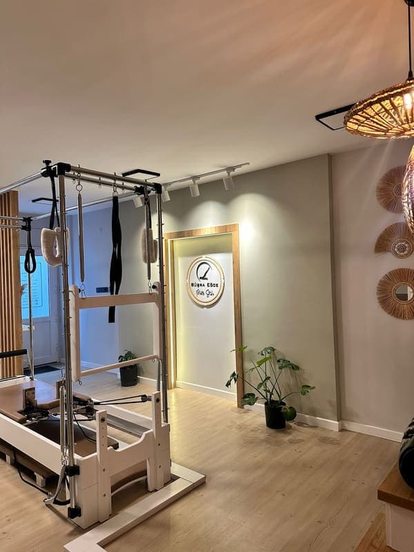 Büşra Eğce Pilates Studio — Merkez pilates stüdyosu