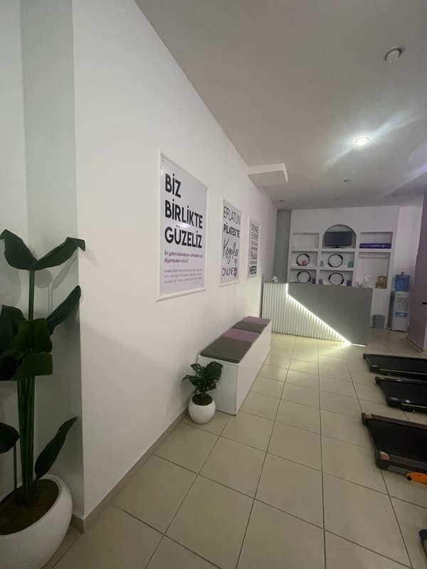 Eflatun Pilates - Bayanlara özel pilates ve spor salonu / Güngören şubesi — Güngören pilates stüdyosu