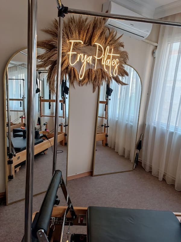 Erya Reformer Pilates Studio — Zeytinlik pilates stüdyosu