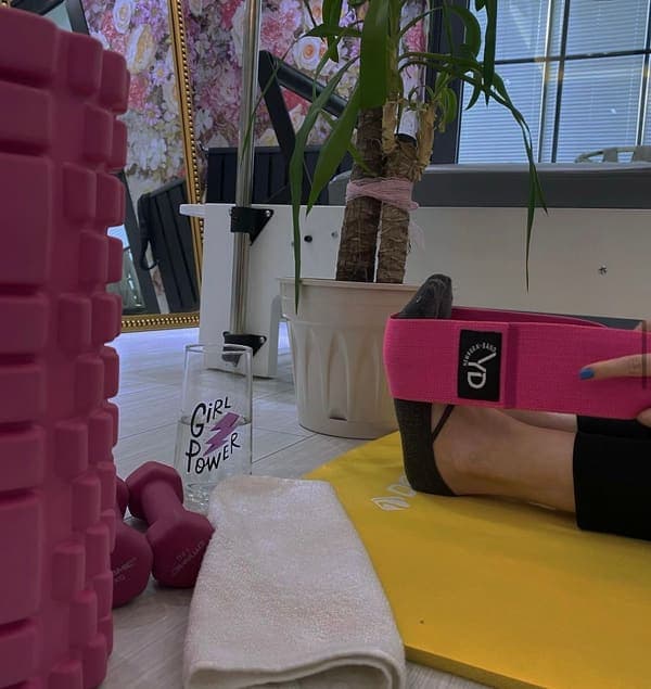 Fizyoterapist Ceren Yılmaz Klinik Pilates ve Fizyoterapi Merkezi — Merkez pilates stüdyosu