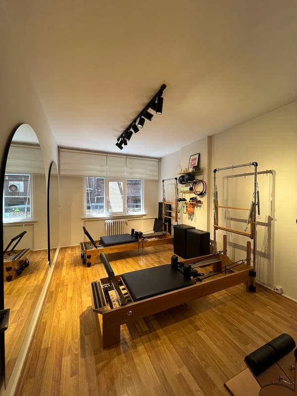 Fzt Sedef Akkaya Fizik Tedavi ve Pilates | Nişantaşı — Teşvikiye pilates stüdyosu