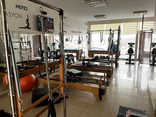 İlknur Pilates Reformer Sağlıklı Yaşam ve Spor Merkezi — Urla pilates stüdyosu