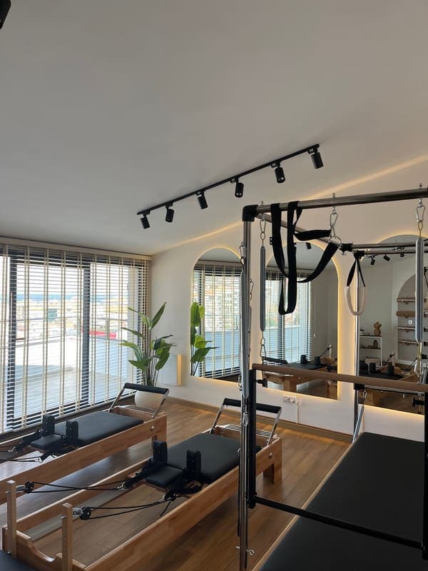 Inside Pilates / Training Studio — Narlıdere pilates stüdyosu