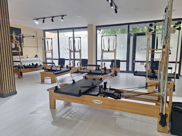 M2 Pilates Studio — Altıeylül pilates stüdyosu