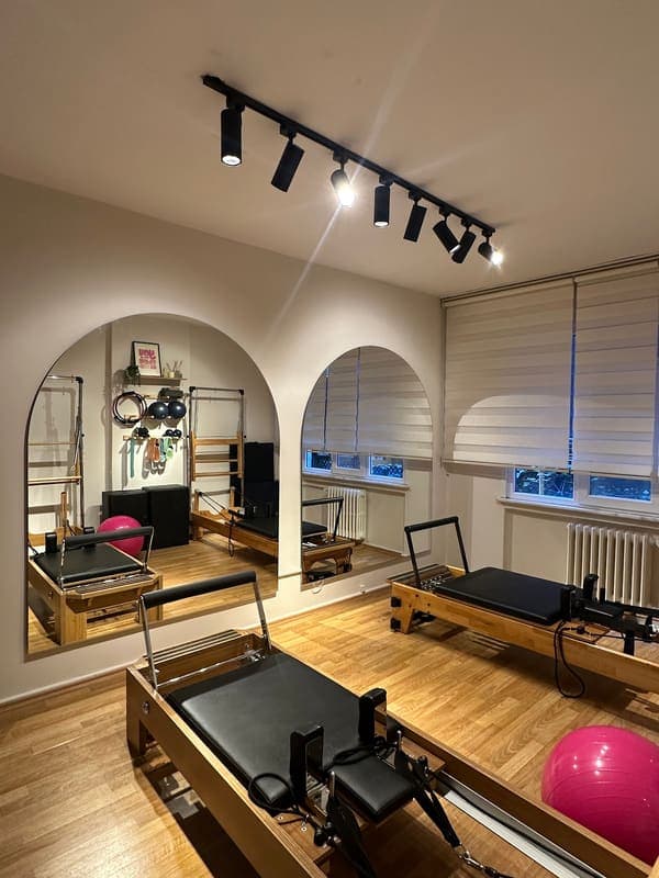 Melis Türkkan Fizyoterapi ve Pilates — Teşvikiye pilates stüdyosu