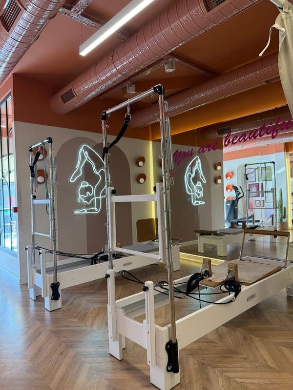 Perihan Adın Pilates Studio — Altıeylül pilates stüdyosu
