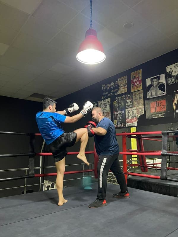 Simya Spor Kulübü - Kick Boks, Reformer, Aletli Pilates, Zumba Kursları — Etimesgut pilates stüdyosu
