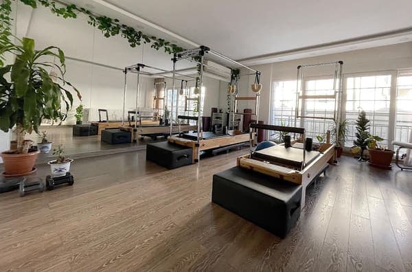 Sunshine Pilates Studio — Bostanlı pilates stüdyosu