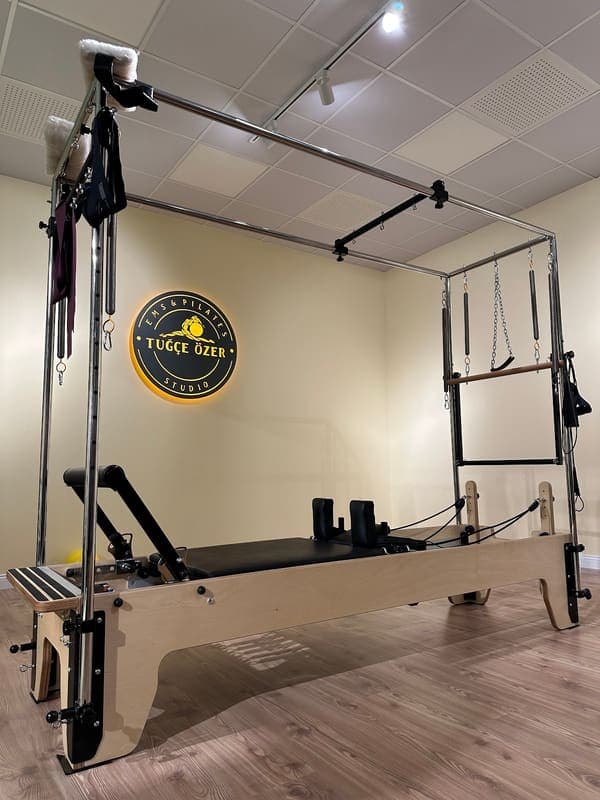 Tuğçe Özer EMS & Pilates Studio — Merkez pilates stüdyosu