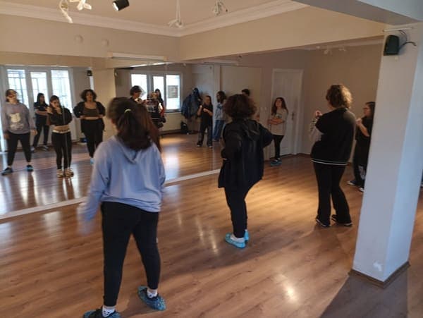Yalova Dans Müzik Yoga Pilates Akademi — Merkez pilates stüdyosu